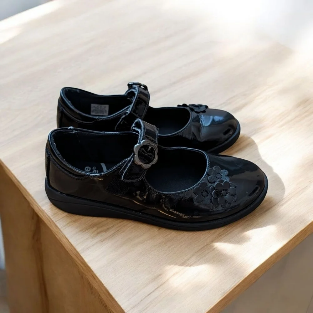 Stride Rite Girls Black Patent Dress Shoes with Floral Accent Size 13.5